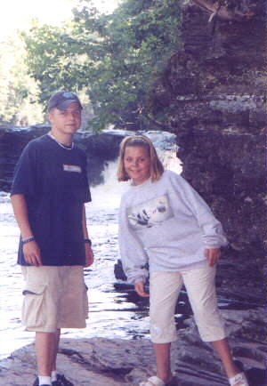 kids1.jpg (25253 bytes)